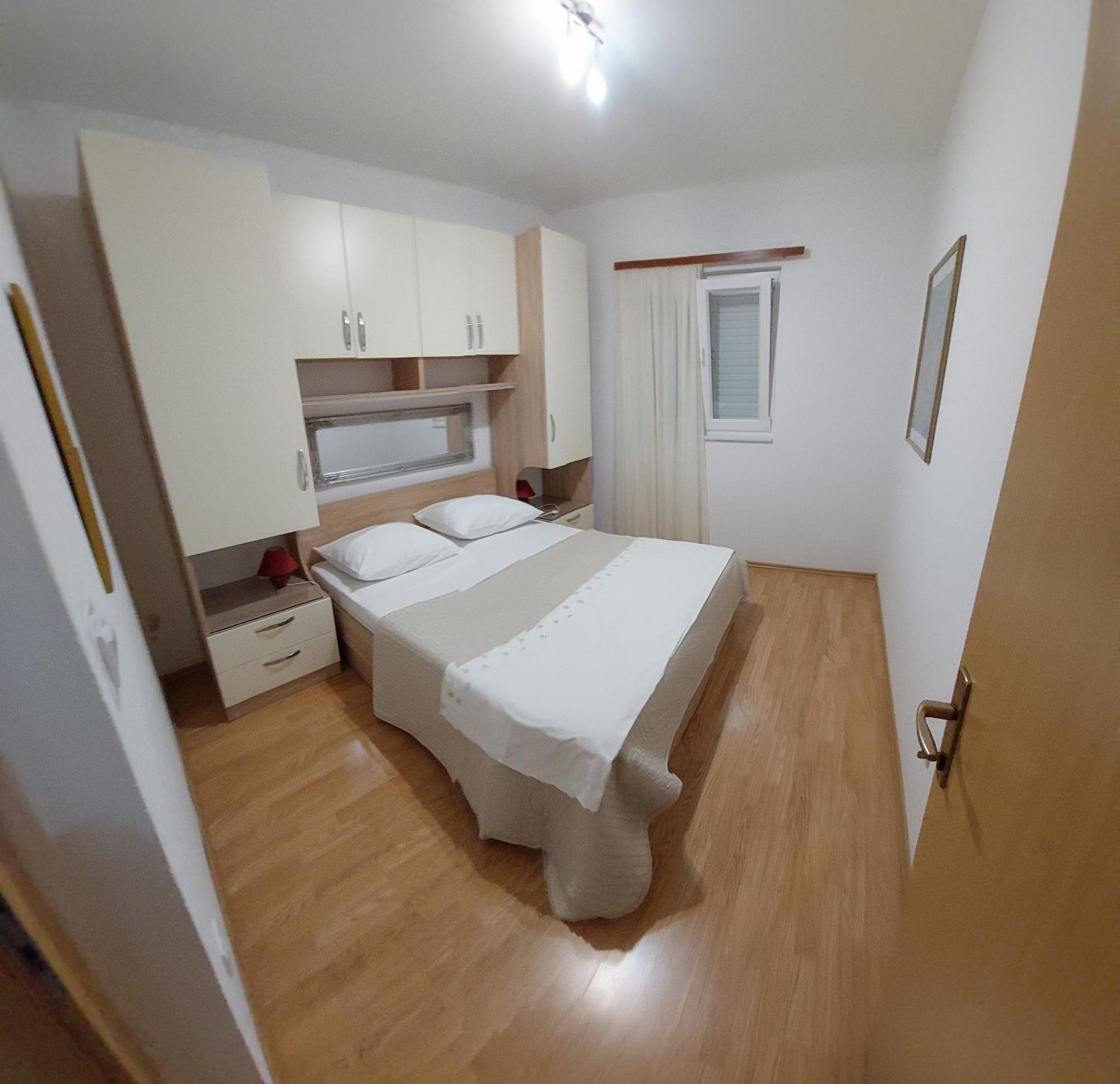 Apartman Igor Podgora Exteriör bild